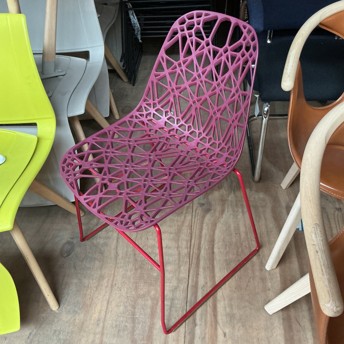 Crassevig Stapelstoel | Bordeaux rood