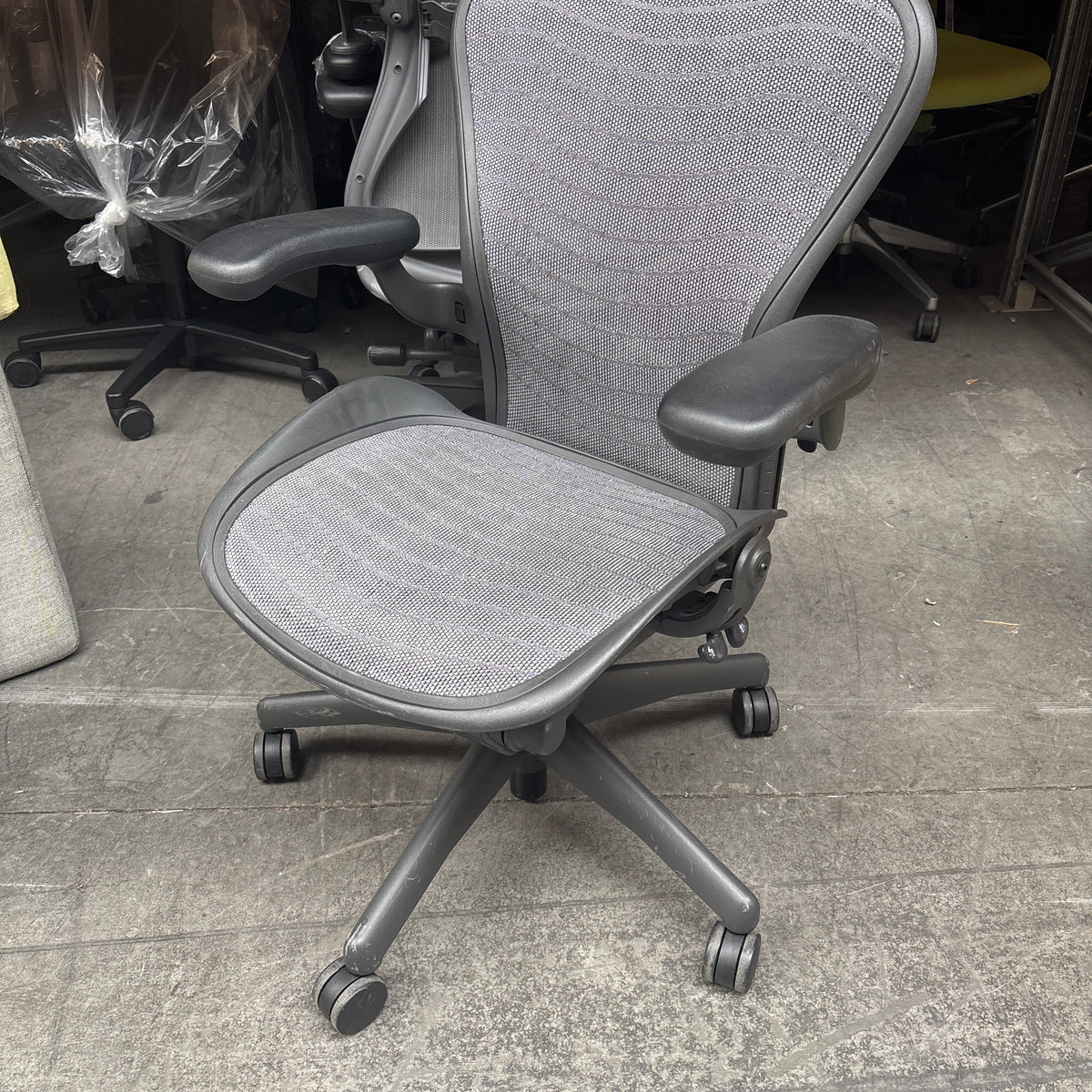 Herman Miller Aeron Classic Grote B | Antraciet / Grijs