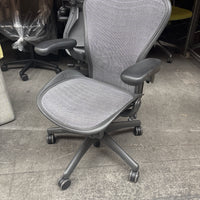 Herman Miller Aeron Classic Grote B | Antraciet / Grijs