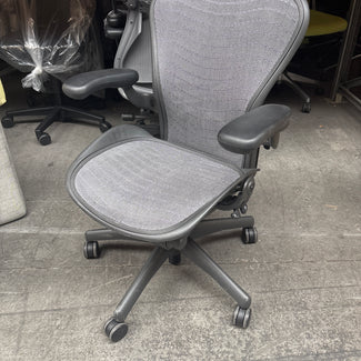 Herman Miller Aeron Classic Grote B | Antraciet / Grijs