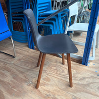 Vitra Hal Kantine / Vergaderstoel | Zwart / Donker Hout