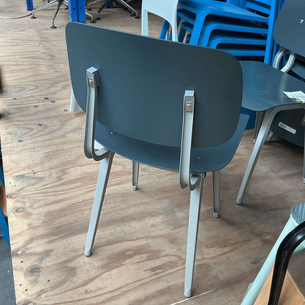 Ahrend Revolt Vergaderstoel | Grijs / Blauw