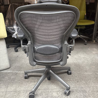 Herman Miller Aeron Classic Grote B | Antraciet / Grijs
