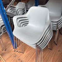 Vitra Hal Kantine / Vergaderstoel | Lichtblauw | Stapelbaar