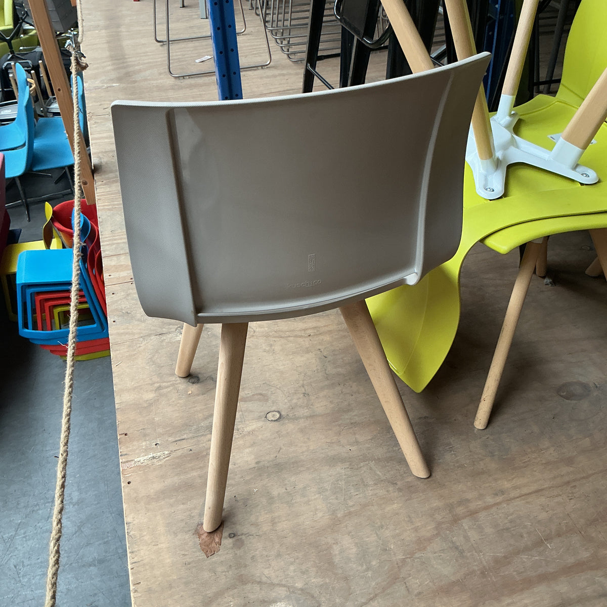 Kush&Co Vergaderstoel | Grijs / Hout