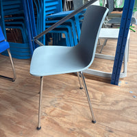 Vitra Hal Kantine / Vergaderstoel | Lichtblauw / Chrome