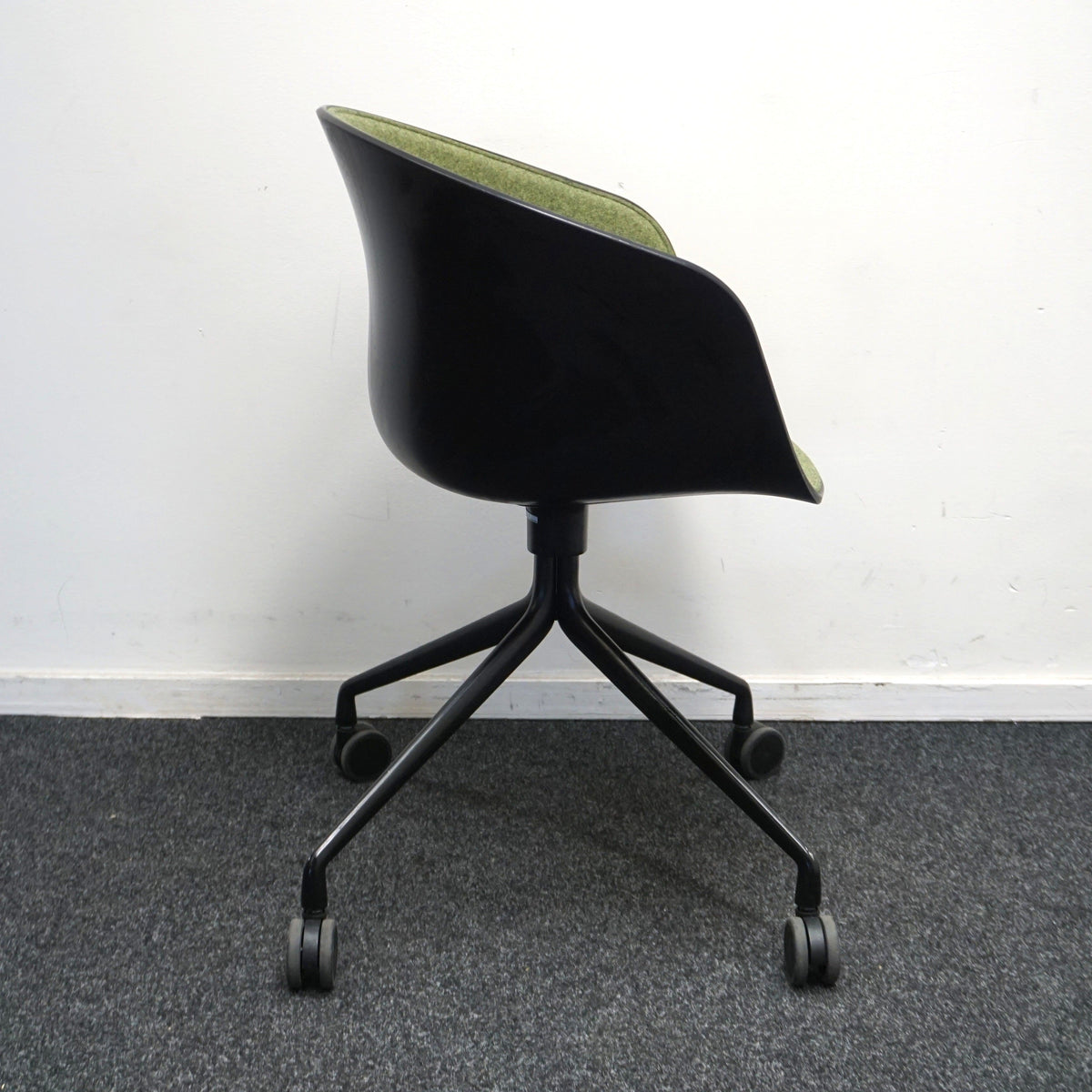 HAY About a Chair AAC24 Design Stoel | Groen / Zwart