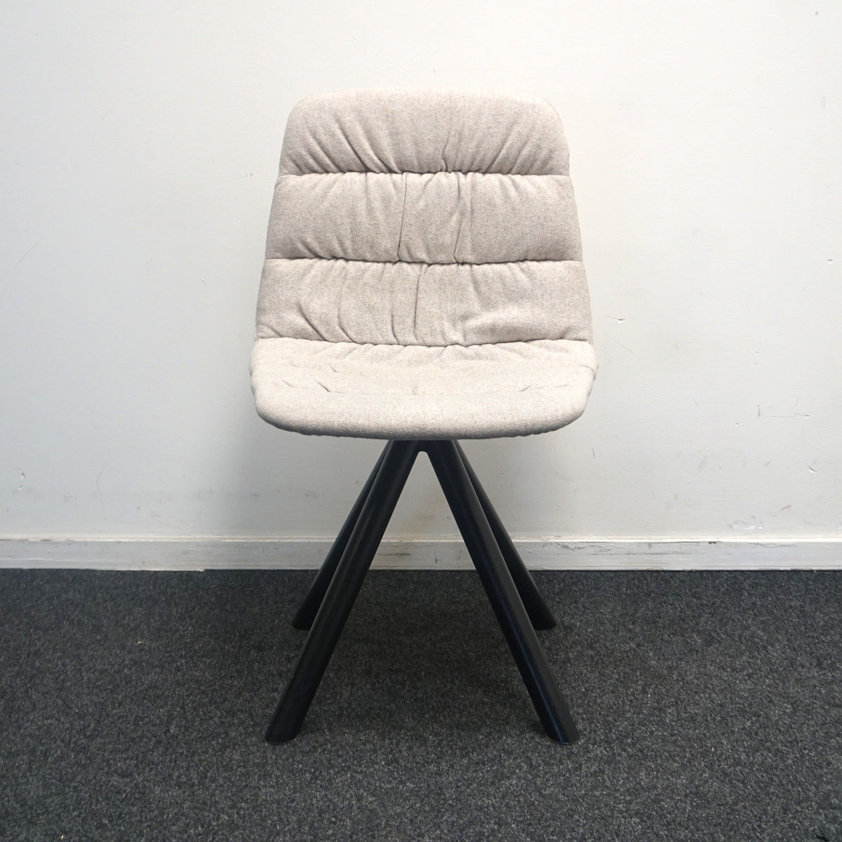 Viccarbe Maarten Soft Upholstery Design Stoel | Beige