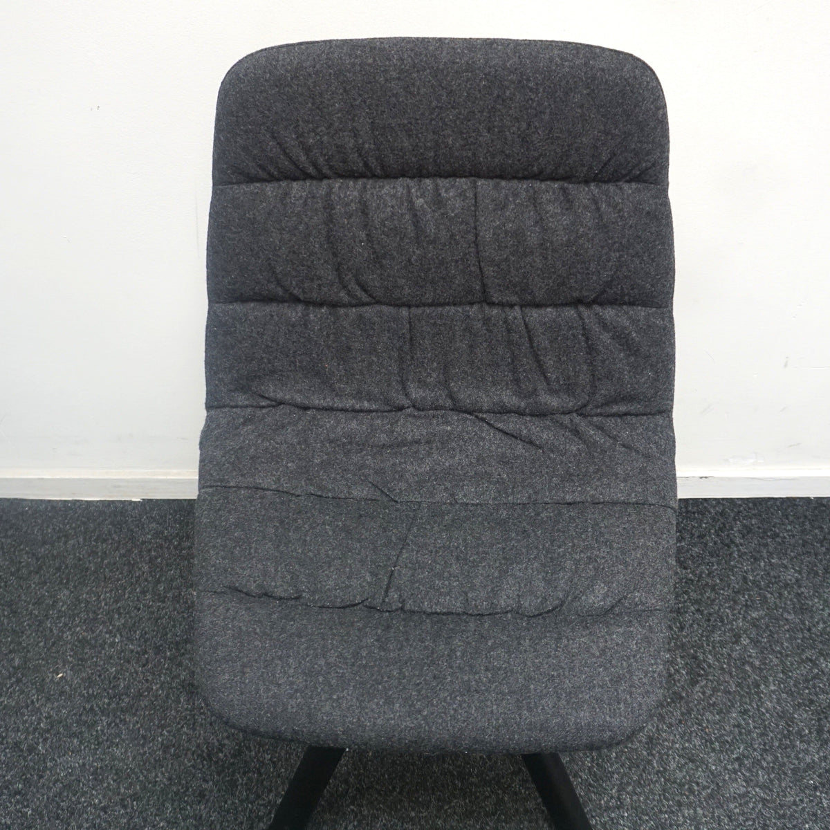 Viccarbe Maarten Soft Upholstery Design Stoel | Donkergrijs