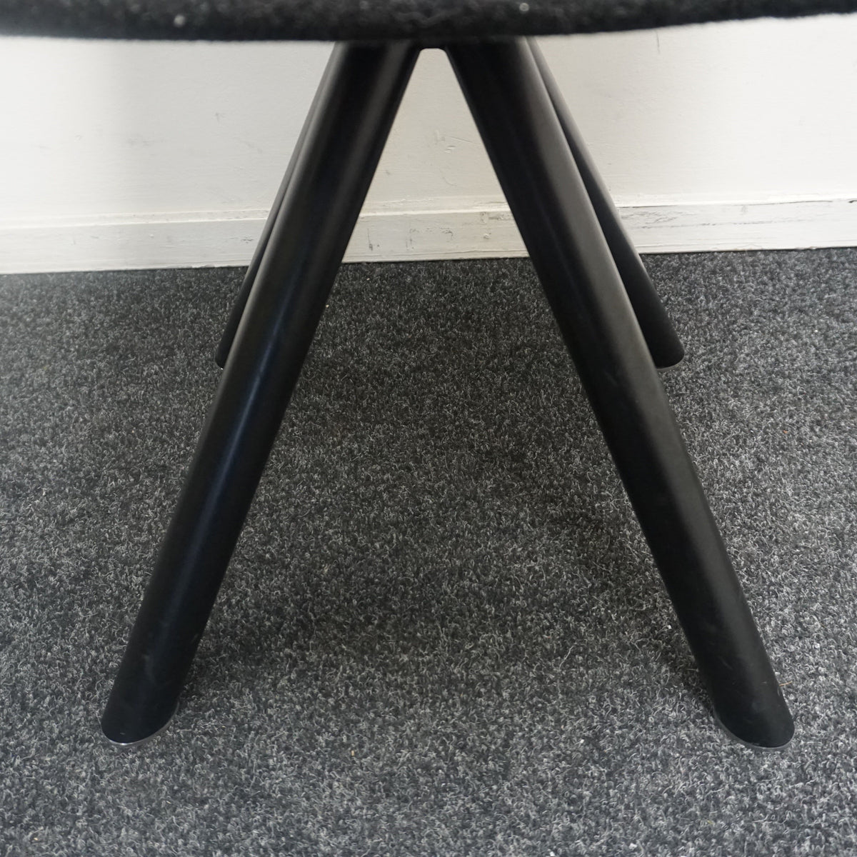 Viccarbe Maarten Soft Upholstery Design Stoel | Donkergrijs