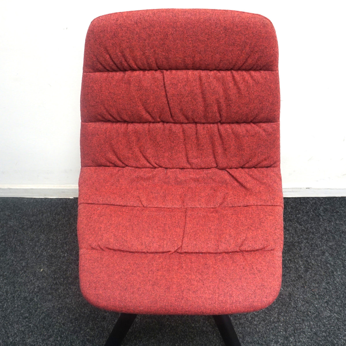 Viccarbe Maarten Soft Upholstery Design Stoel | Bordeauxrood