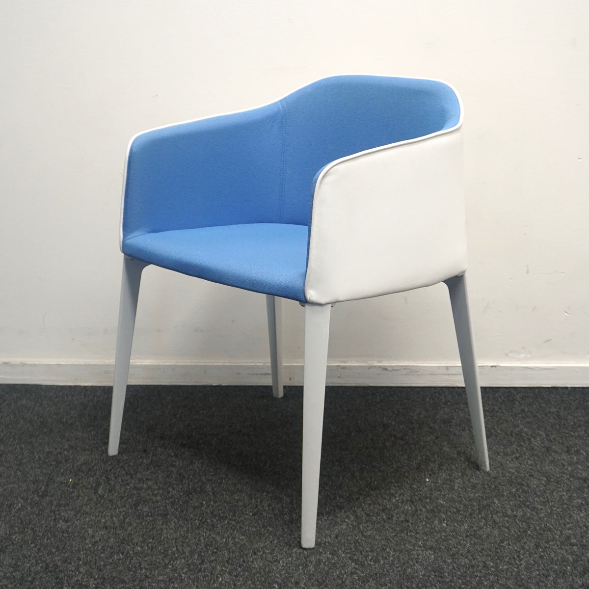 Pedrali Laja 885 Design Stoel | Wit / Blauw