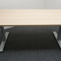 Slinger Bureau | 140x80 cm | Hoogte 61-88 cm | Licht Eiken