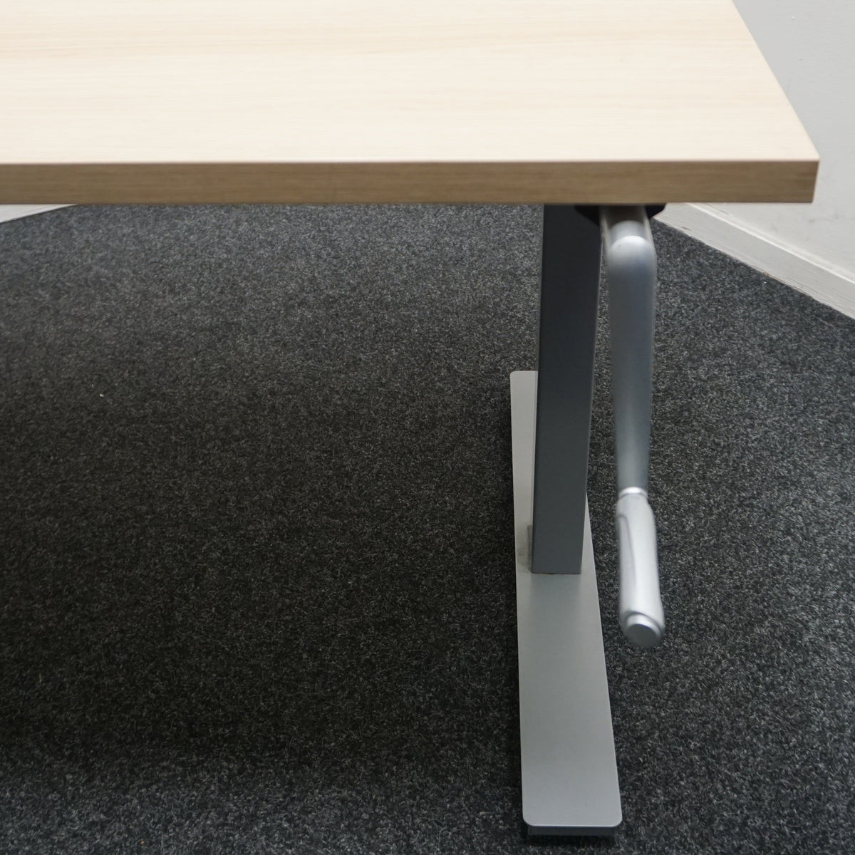 Slinger Bureau | 140x80 cm | Hoogte 61-88 cm | Licht Eiken