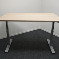 Slinger Bureau | 140x80 cm | Hoogte 61-88 cm | Licht Eiken