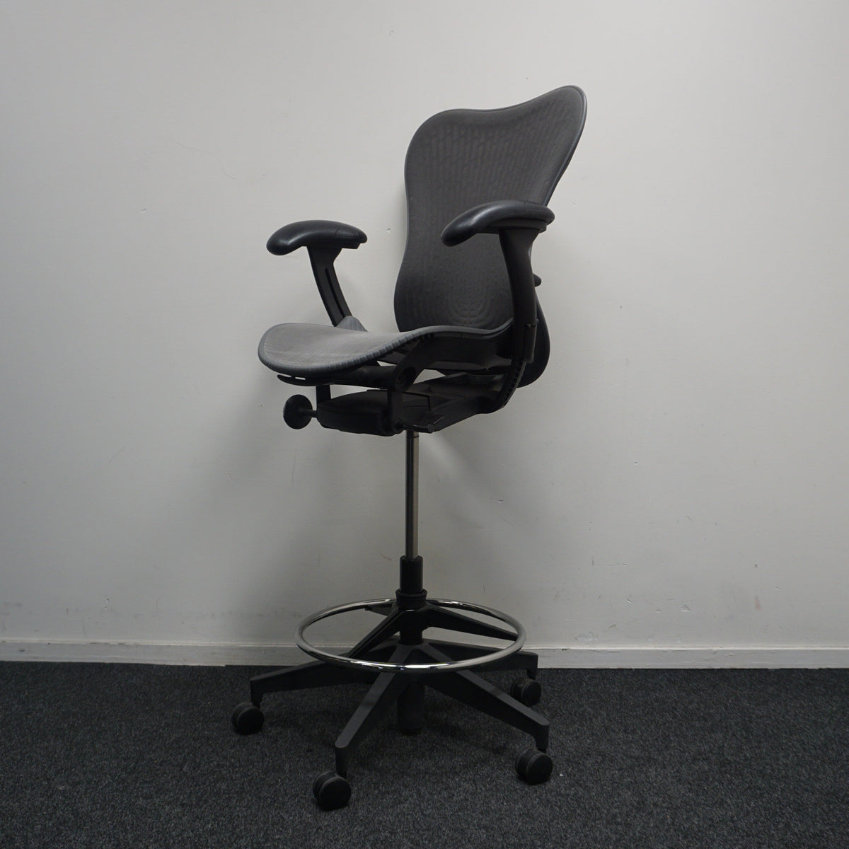 Herman Miller Mirra 2 Baliestoel | Grafit | Stof | Mesh