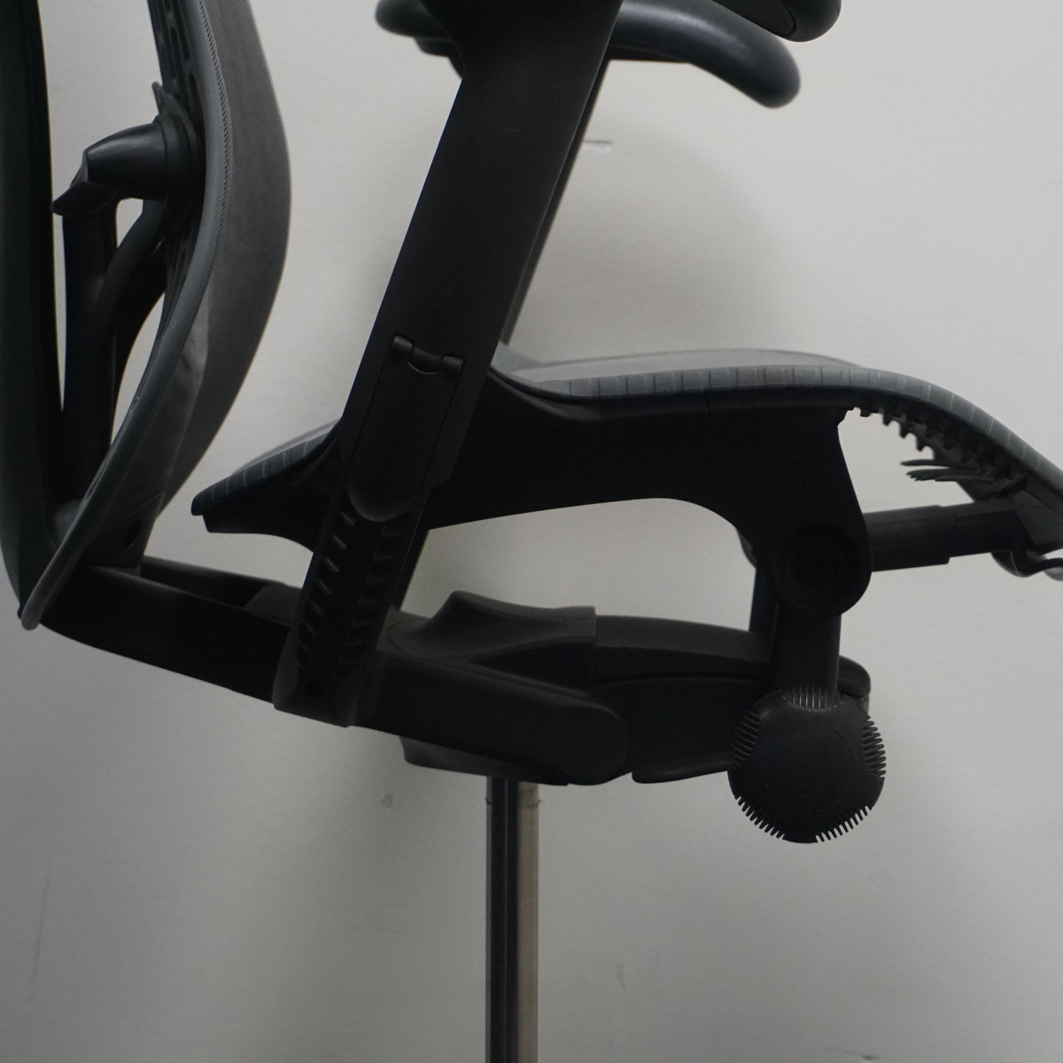 Herman Miller Mirra 2 Baliestoel | Grafit | Stof | Mesh