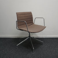 Arper Catifa 53 Design Vergaderstoelen | Bruin | Draaibaar