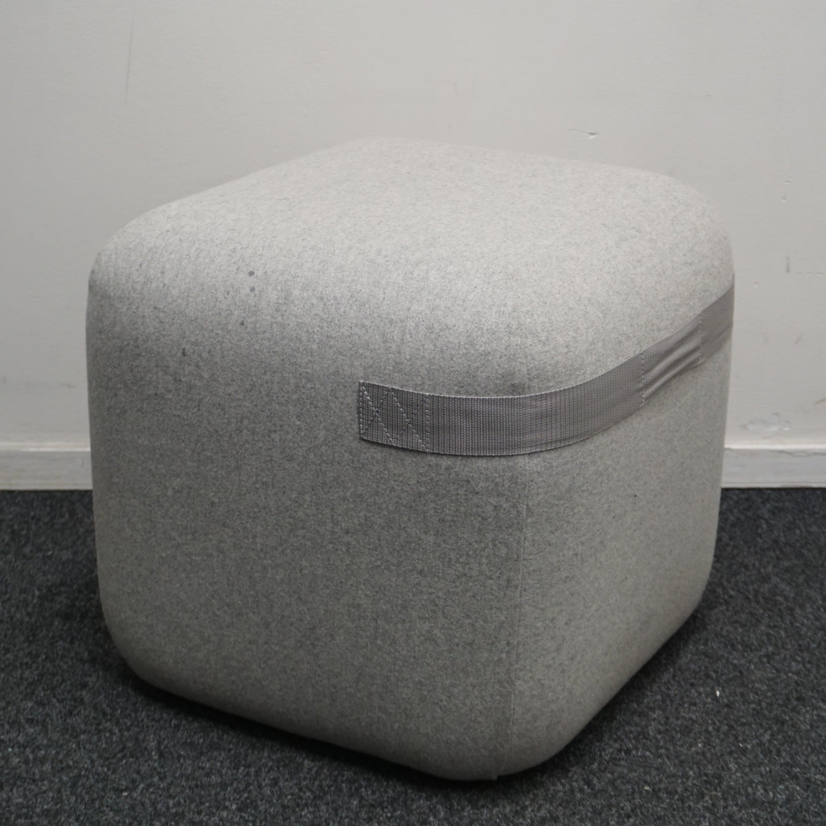 Viccarbe Season Poef | Design kruk | Grijs | Verrijdbaar