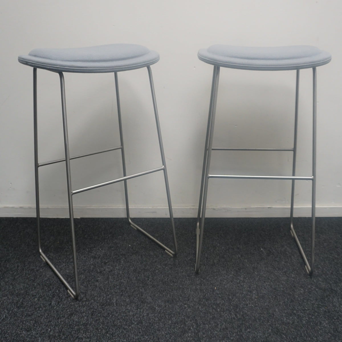 Cappellini Hi Pad Stool | Barkruk | Lichtgrijs | ZH 79 cm