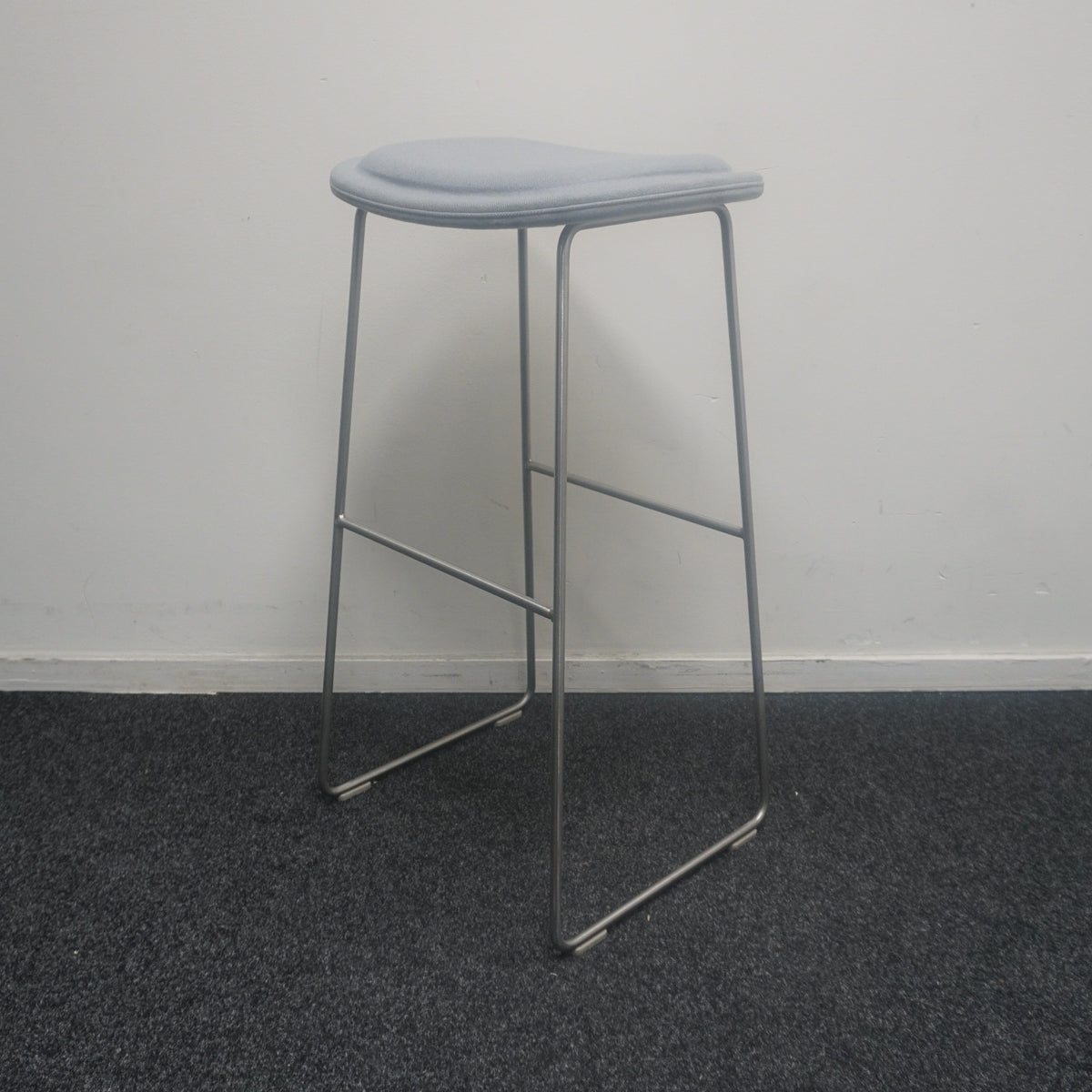 Cappellini Hi Pad Stool | Barkruk | Lichtgrijs | ZH 79 cm