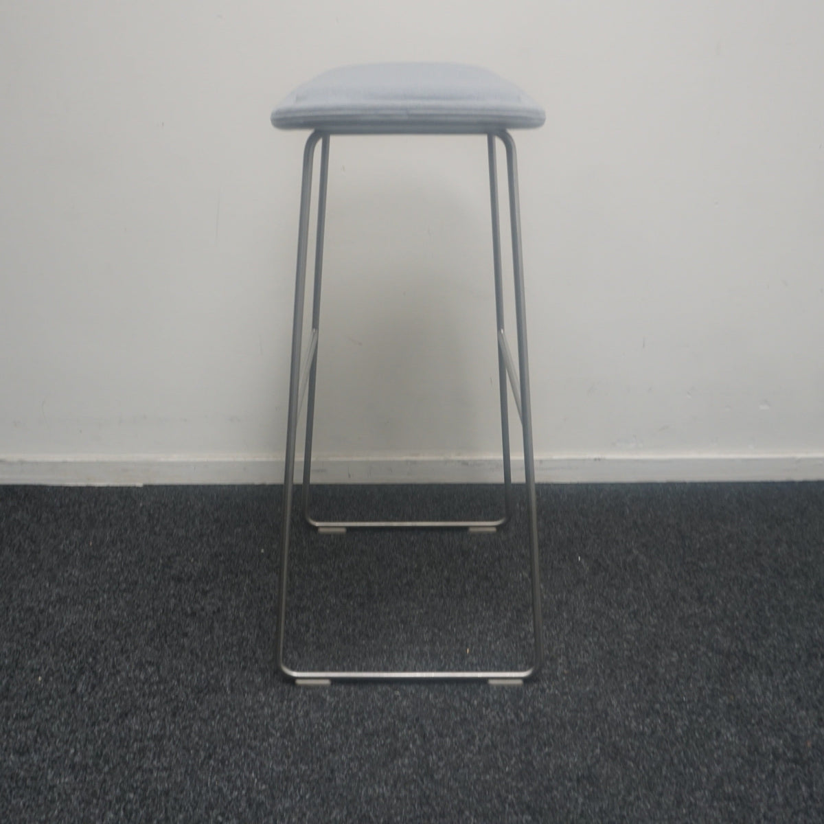 Cappellini Hi Pad Stool | Barkruk | Lichtgrijs | ZH 79 cm