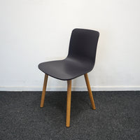 Vitra Hal Wood Design Stoel | Donkerblauw | Hout