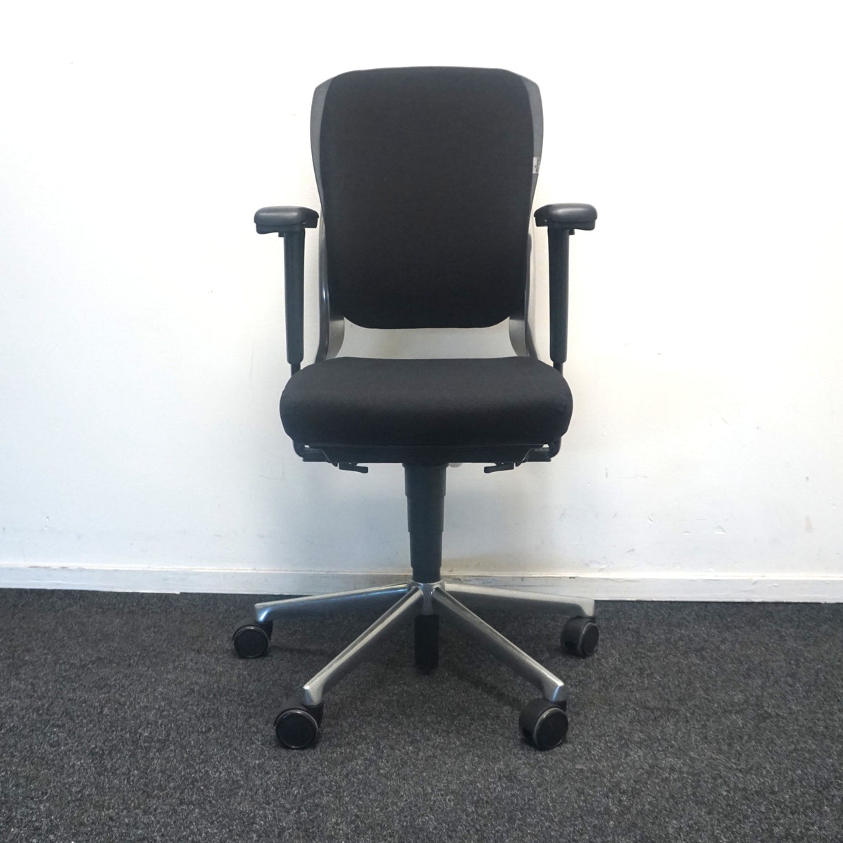 Ahrend 230 Bureaustoel | Hoge Rug | Nieuw Gestoffeerd | Zwart / Chroom