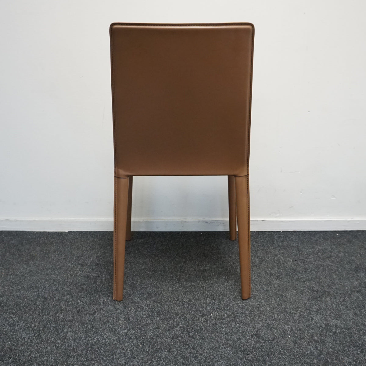 Arper Norma Design Stoel | Leer | Beige