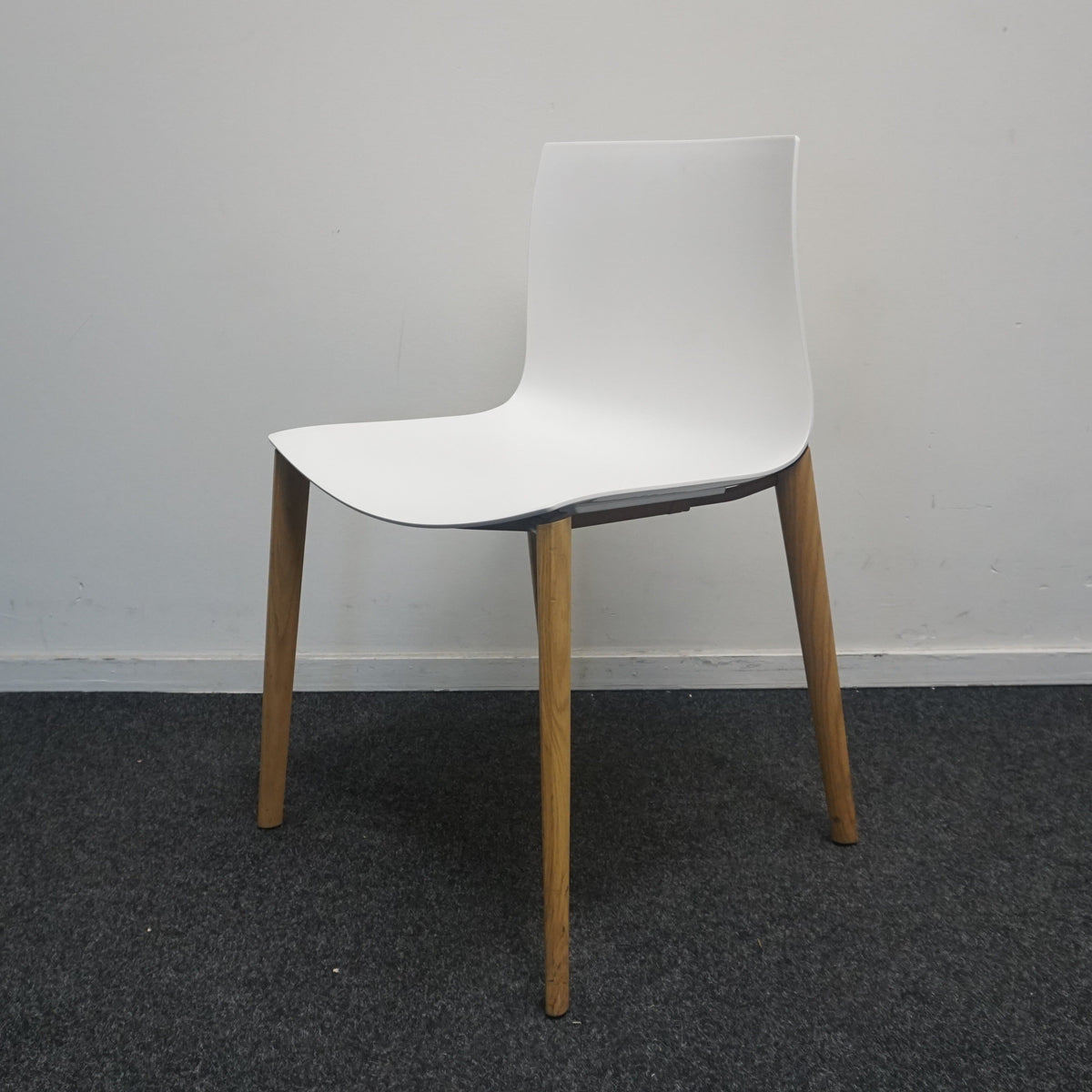 Arper Catifa 46 Design Stoel | Wit | Hout