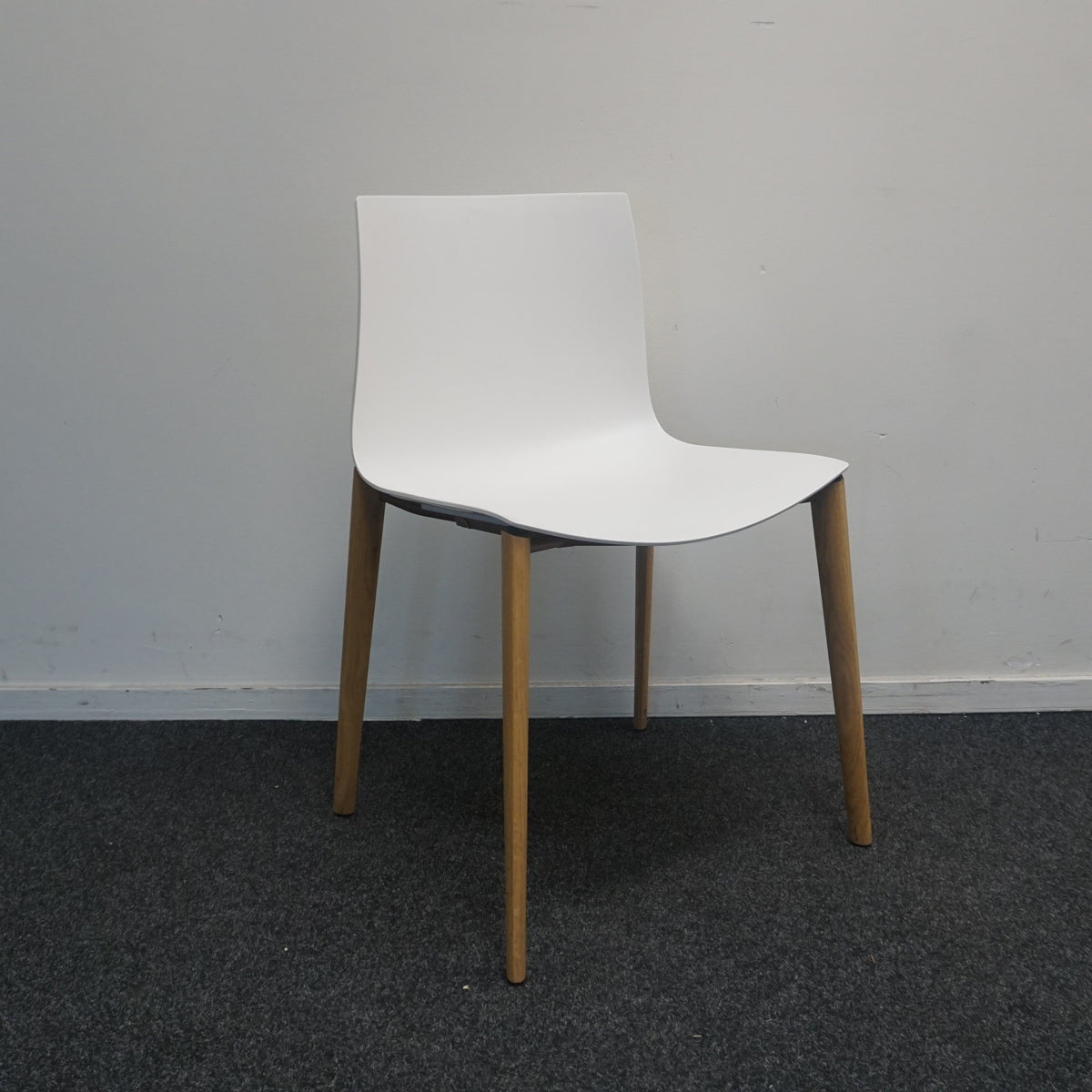 Arper Catifa 46 Design Stoel | Wit | Hout