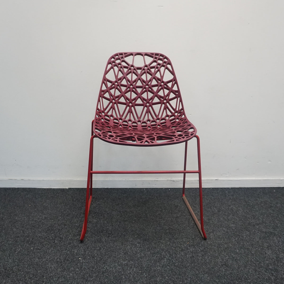 Crassevig Nett Design Stoel | Kantinestoel | Bordeaux Rood