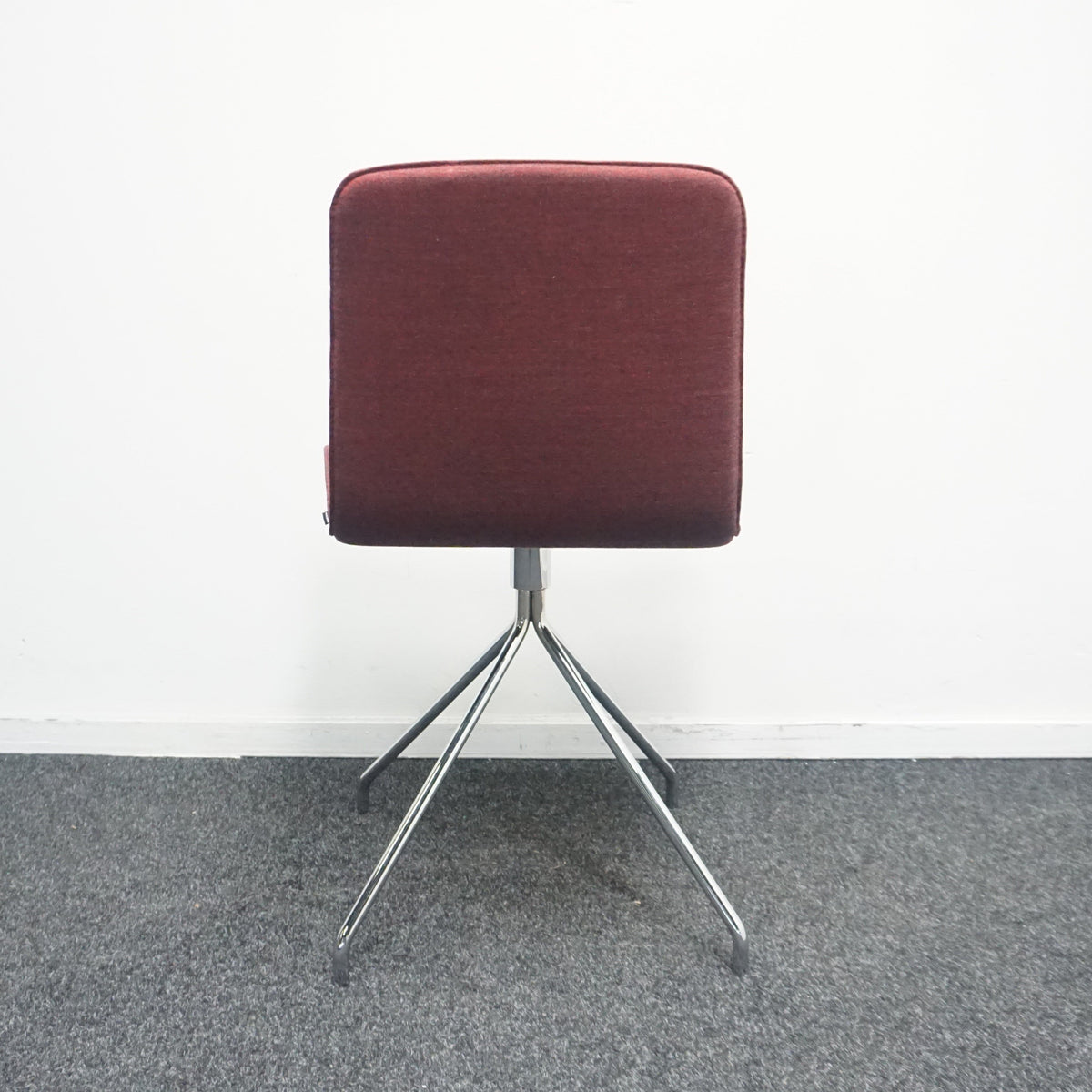 Viccarbe Klip Design Stoel | Rood | Draaibaar