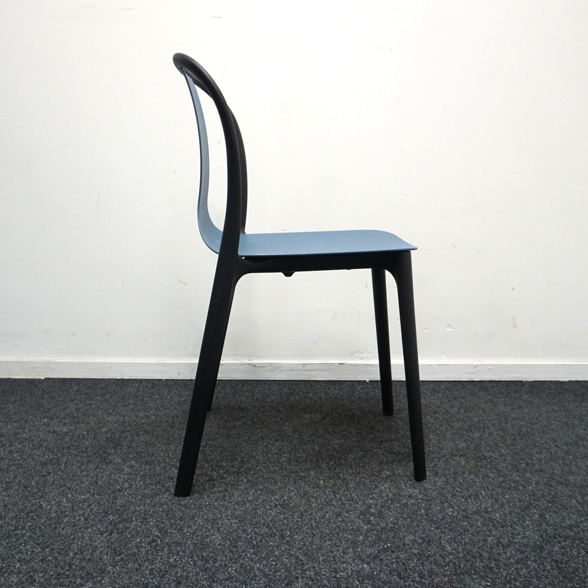 Vitra Eames Belleville Design Stoel | Blauw / Zwart