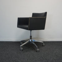 Arper Masai Design Stoel | Zwart Leer | Verrijdbaar