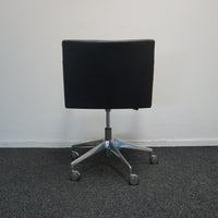 Arper Masai Design Stoel | Zwart Leer | Verrijdbaar