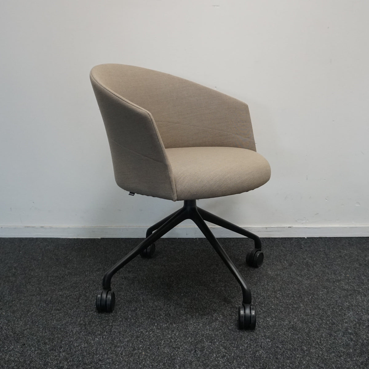 Viccarbe Copa Chair Design Stoel | Bruin | Verrijdbaar