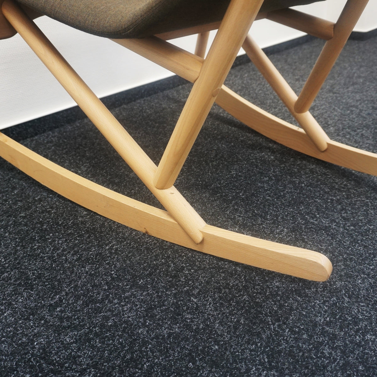 Moroso Klara Schommelstoel | Design Fauteuil | Roze / Bruin
