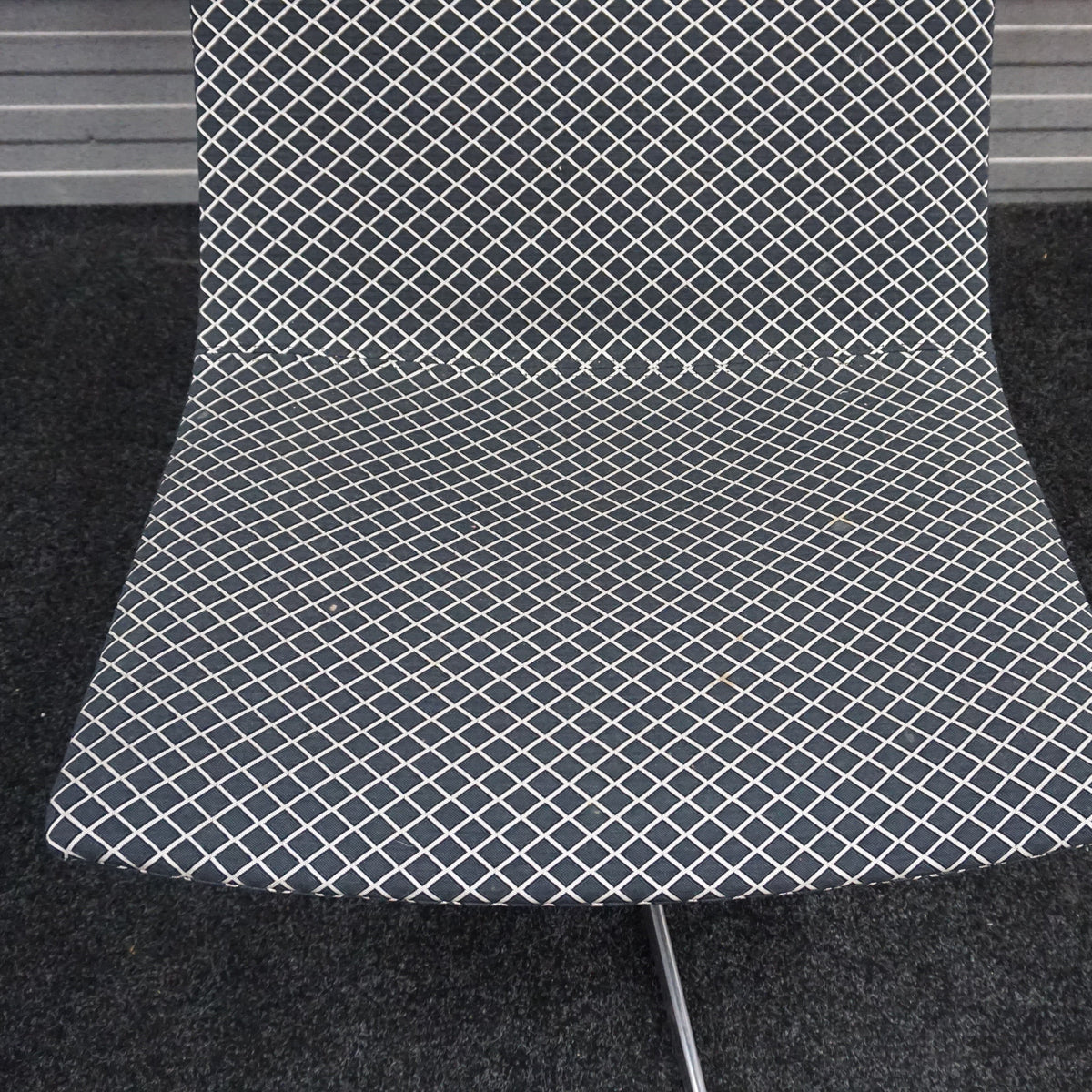 Arper Catifa 70 Design Fauteuil | Zwart / Grijs