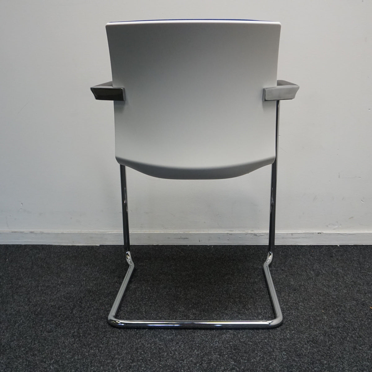 Ahrend Well Vergaderstoel | Donkerblauw / Wit