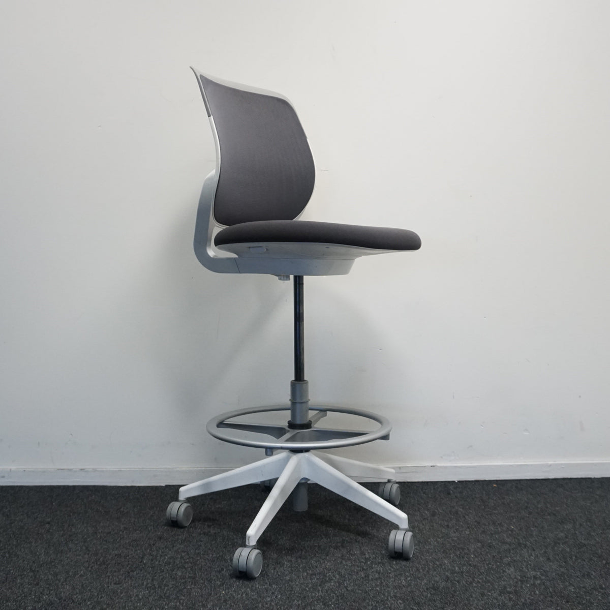 Steelcase Cobi Chair | Baliestoel | Grijs | Wit