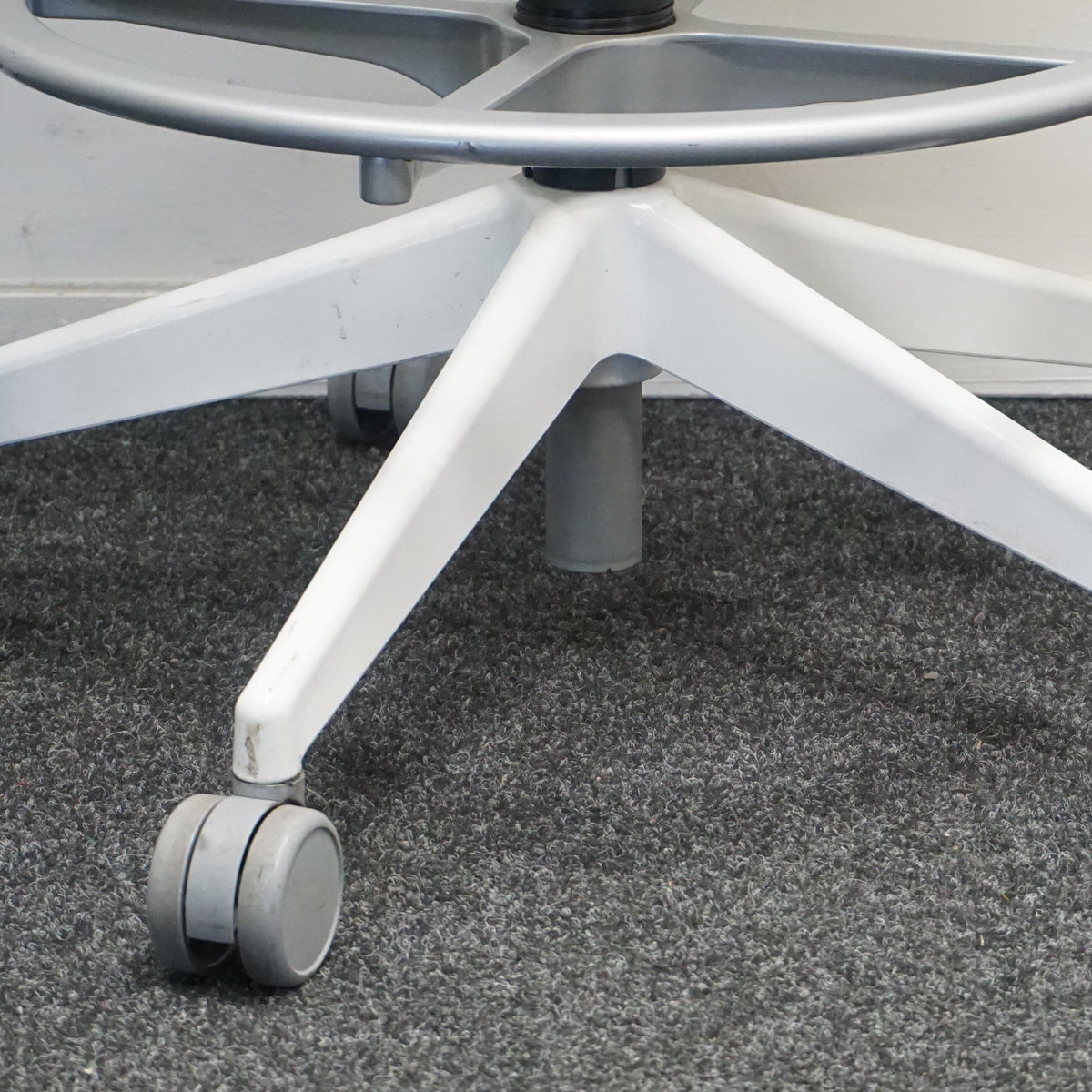 Steelcase Cobi Chair | Baliestoel | Grijs | Wit