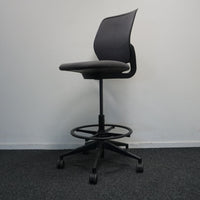 Steelcase Cobi Chair | Baliestoel | Donkergrijs | Zwart