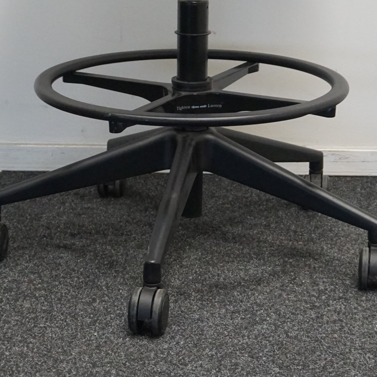 Steelcase Cobi Chair | Baliestoel | Donkergrijs | Zwart