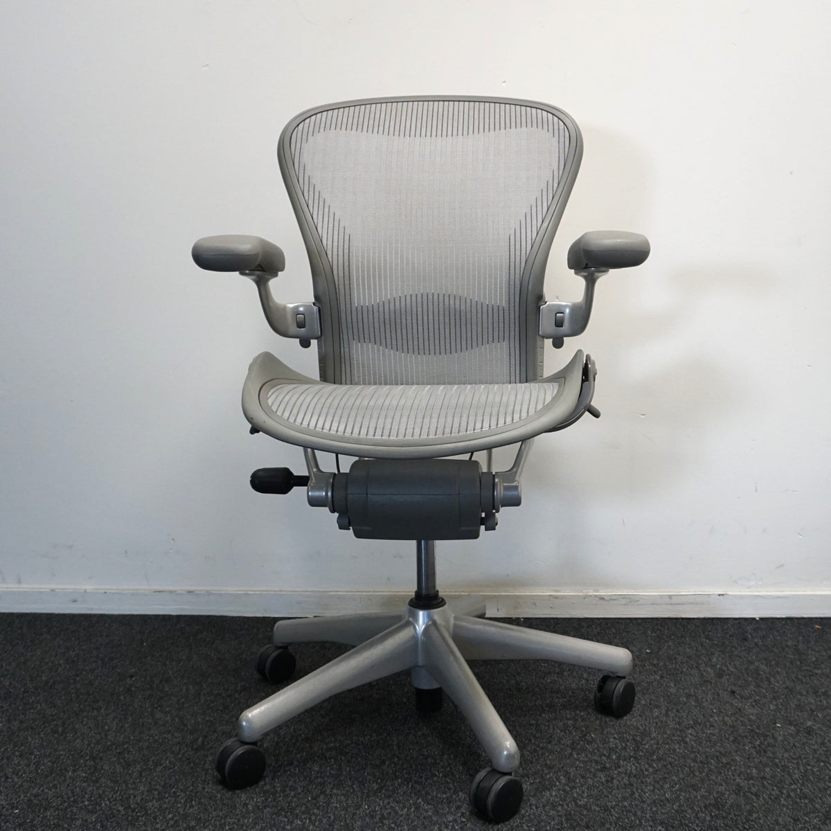 Herman Miller Aeron type B  Bureaustoel | Ergonomisch | Titanium