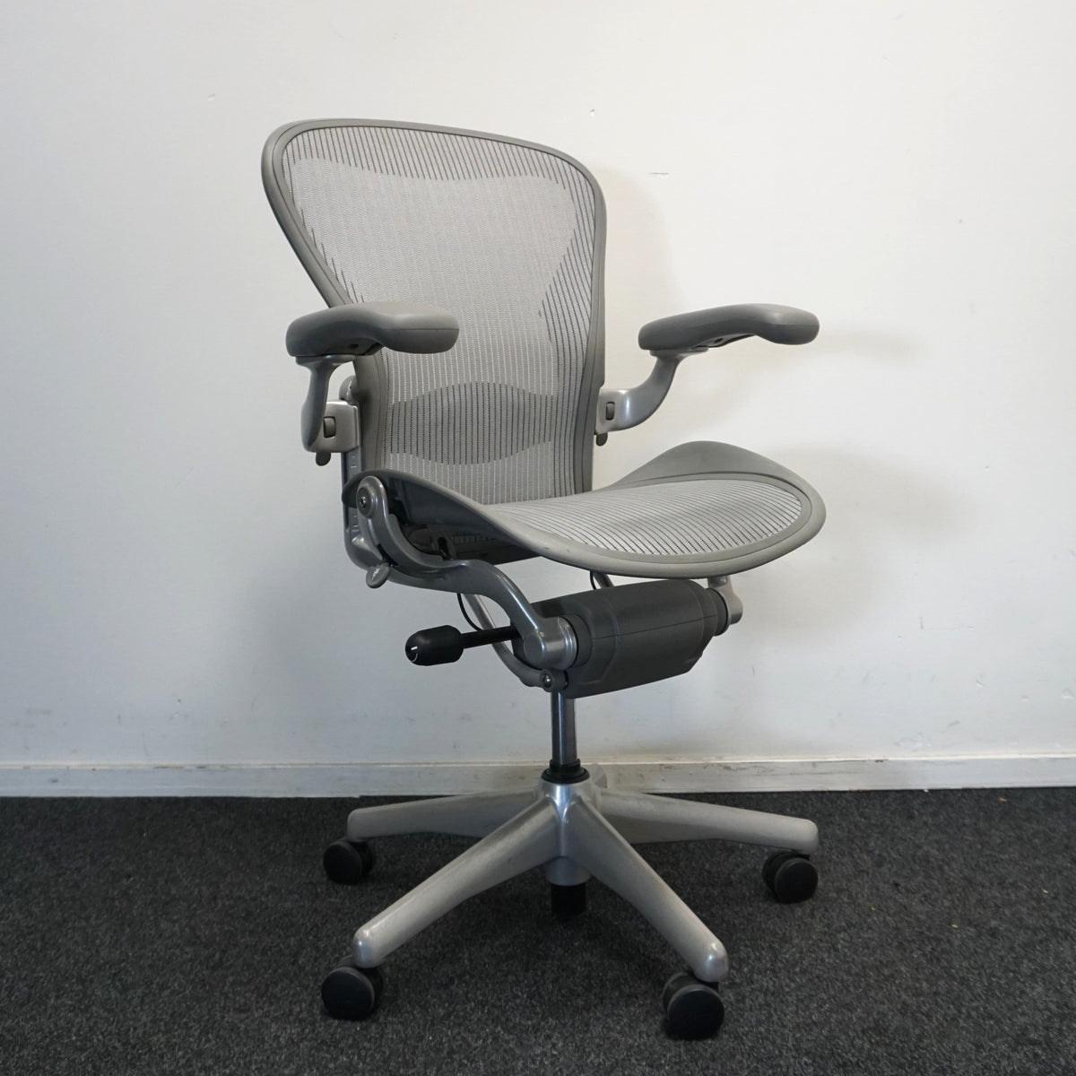 Herman Miller Aeron type B  Bureaustoel | Ergonomisch | Titanium