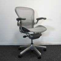 Herman Miller Aeron type B  Bureaustoel | Ergonomisch | Titanium