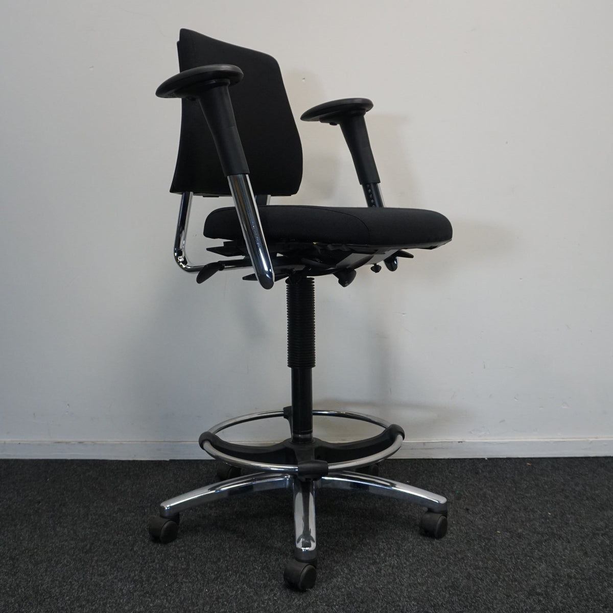 BMA Axia Baliestoel | Zwart | Nieuwe Stof | 4D-Pads