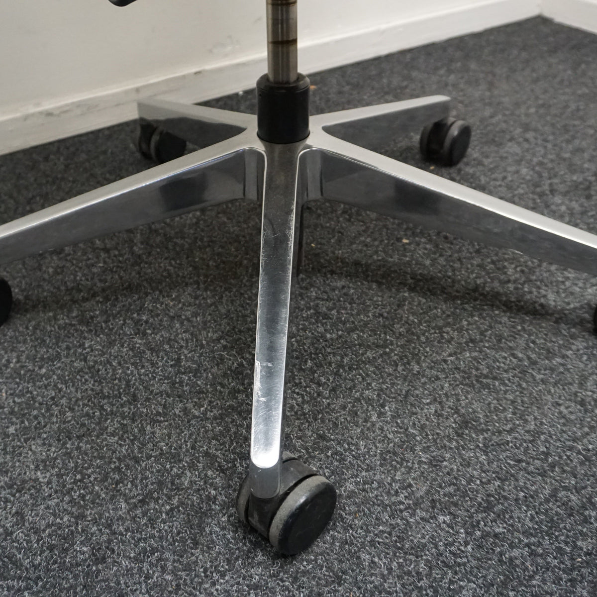 Gispen Zinn Bureaustoel | Ergonomisch | Donkergrijs / Chroom