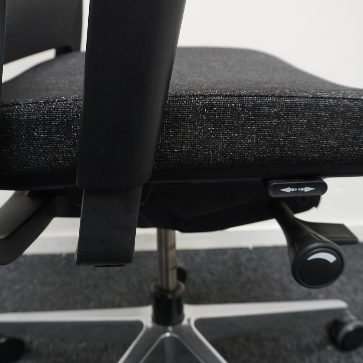 Gispen Zinn Bureaustoel | Ergonomisch | Donkergrijs / Chroom